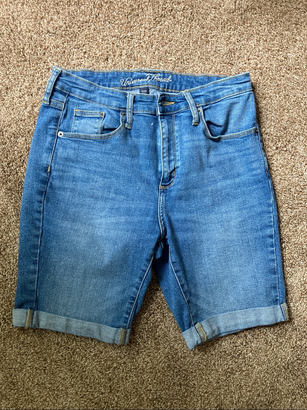 Universal Thread Bermuda jean shorts size 10/30R women high rise.